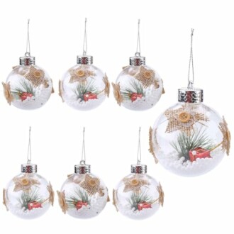 Transparante kerstballen met sneeuw en decoraties